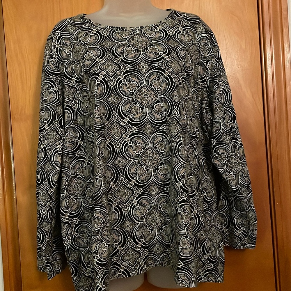 Croft&Barrow long sleeve printed T shirt. Excellent condition - Picture 1 of 4